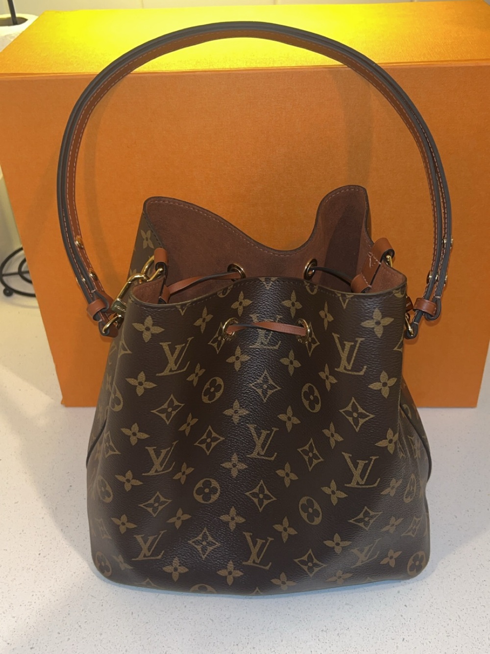 Louis Vuitton Monogram Canvas Drawstring Shoulder Bag in Brown